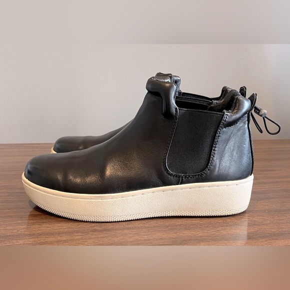 J/Slides NYC Black Leather High Top Sneakers, Size 7 - Picture 1 of 6